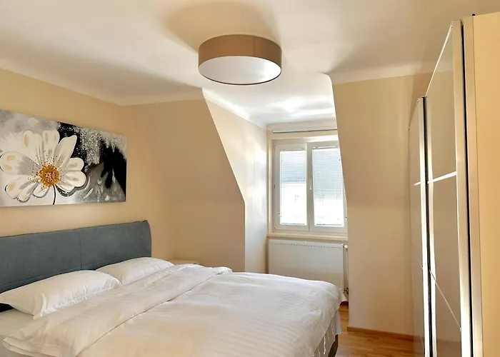 Center * Sankt Poelten